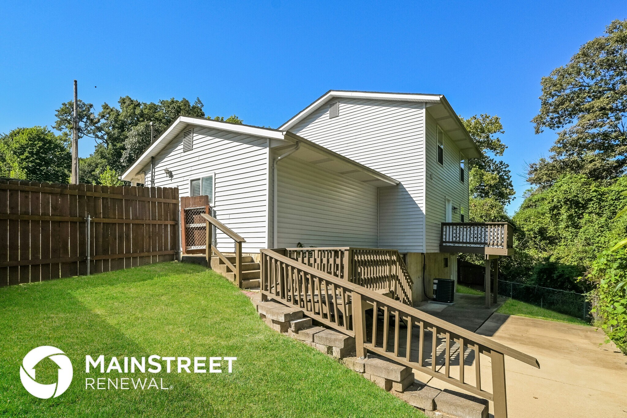 Building Photo - 5501 White Oak Ln