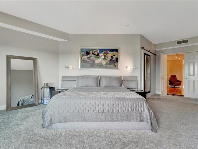 Building Photo - 555 5th Ave NE