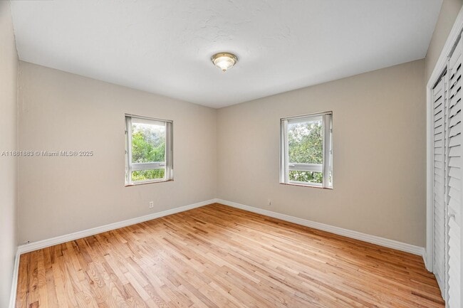 Building Photo - 7636 SW 56th Ave