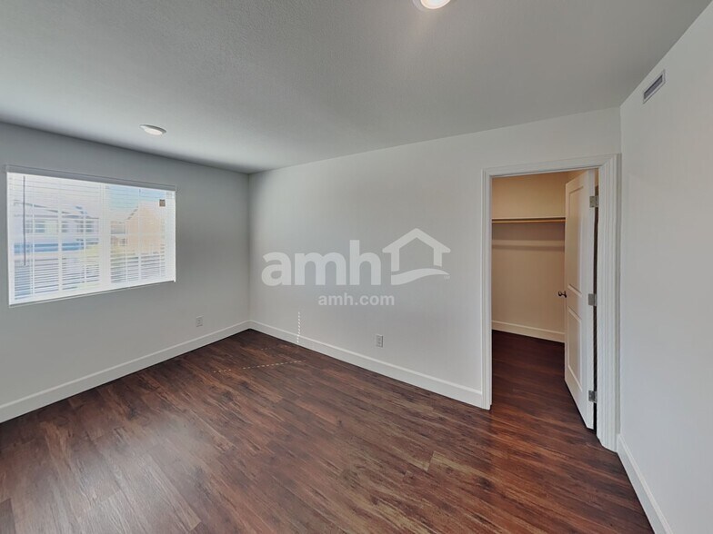 Building Photo - 8882 Carmine Cob Ave