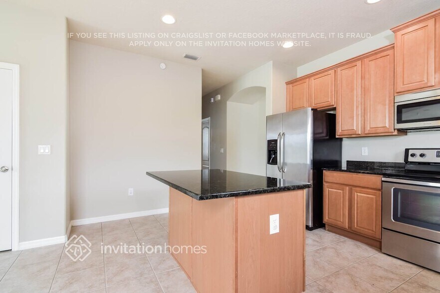 Building Photo - 5643 Aral Dr