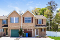 Building Photo - 51 Meadow Ct