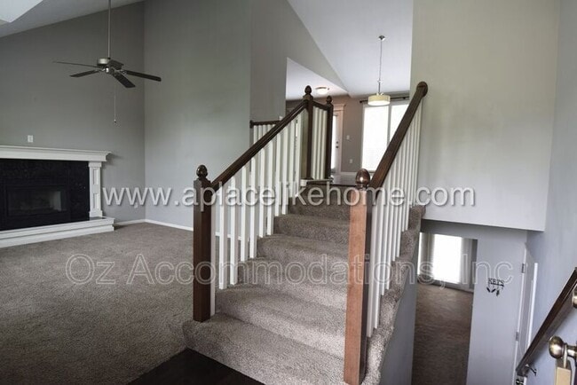 Building Photo - 6303 W 155th Pl