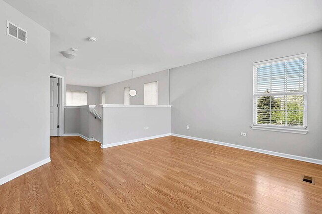 Building Photo - 2804 White Thorn Cir