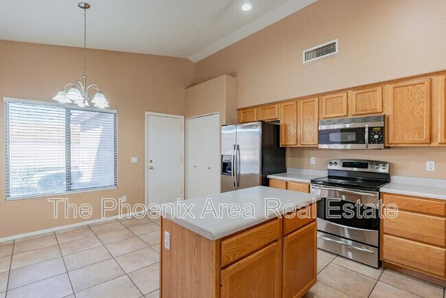 Building Photo - 1261 N Balboa Dr