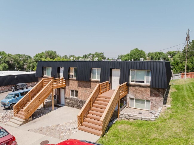 Building Photo - Poplar