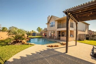 Building Photo - 2802 Silhouette Bay Dr