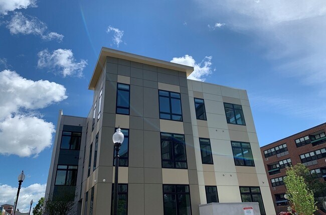 Building Photo - 1 Lisbon St