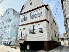 Building Photo - 315 ARMSTRONG Ave