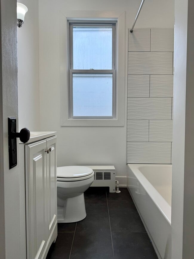 Building Photo - 2125 Wesley Ave