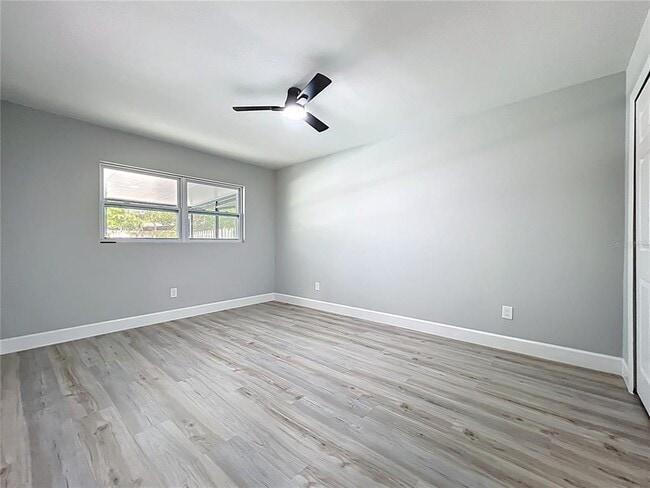Building Photo - 8676 Hillside Dr