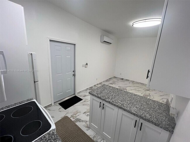 Building Photo - 1720 NW 180th Terrace