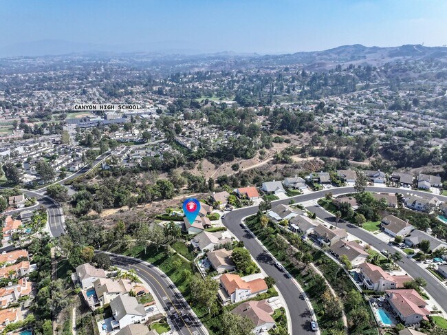 Building Photo - 5BR; 3BA Pool Home with Stunning Views in ...