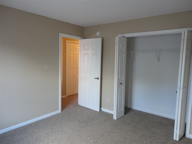 Building Photo - 743 Millbrook Dr