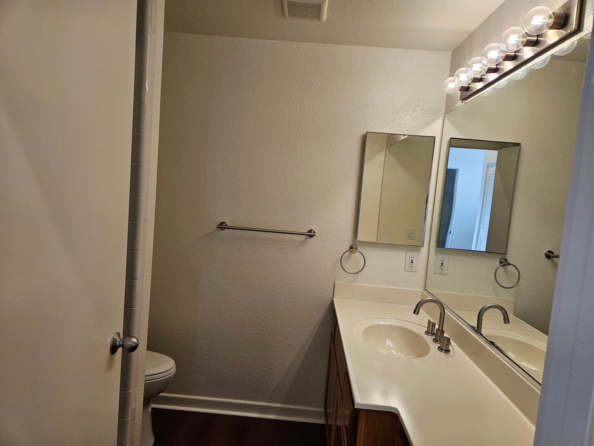 2nd Sink - 11829 Gateway Blvd