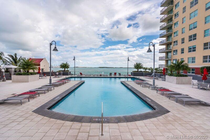 Building Photo - 1155 Brickell Bay Dr