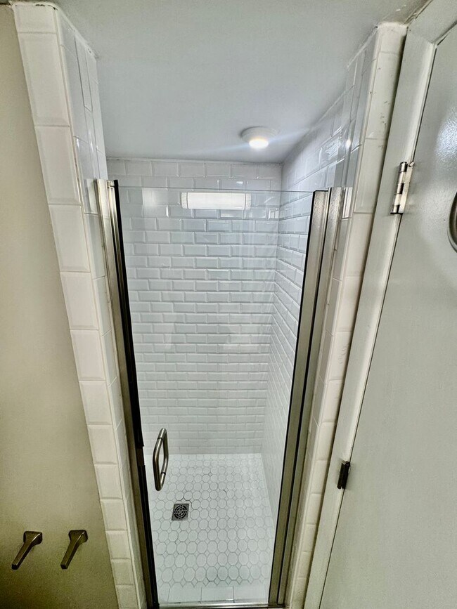 Building Photo - Lake Murray Living--- 2bd/2ba condo