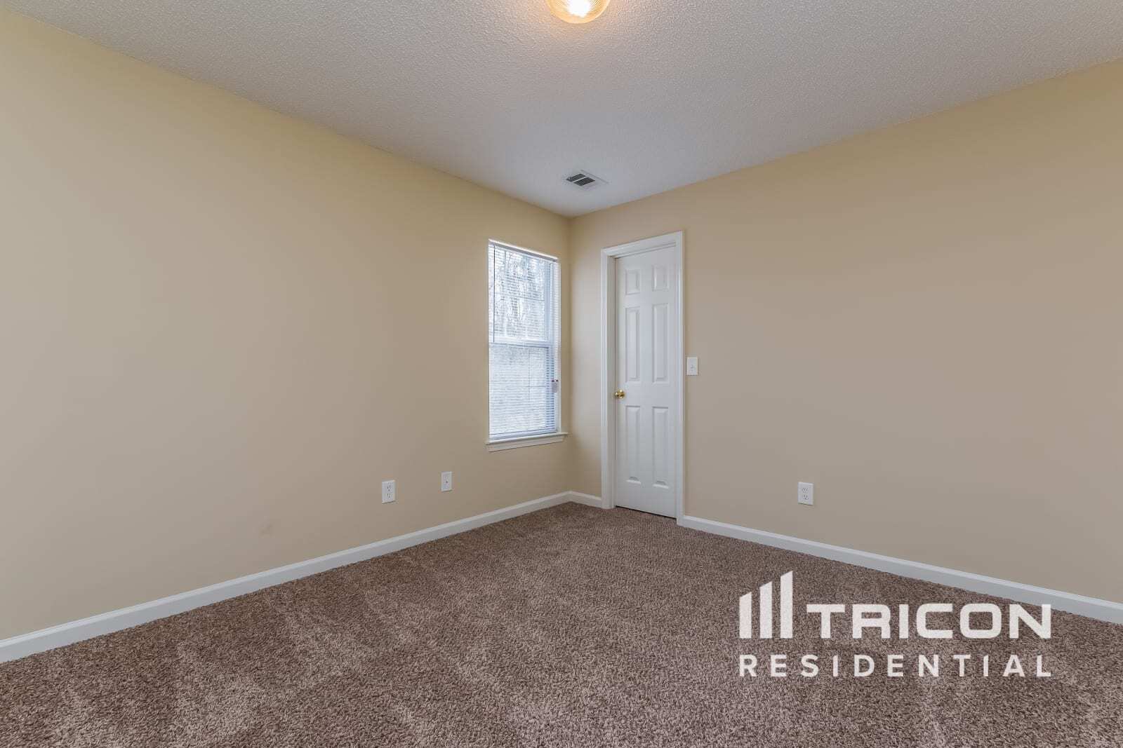 Building Photo - 112 Bainbridge Ct