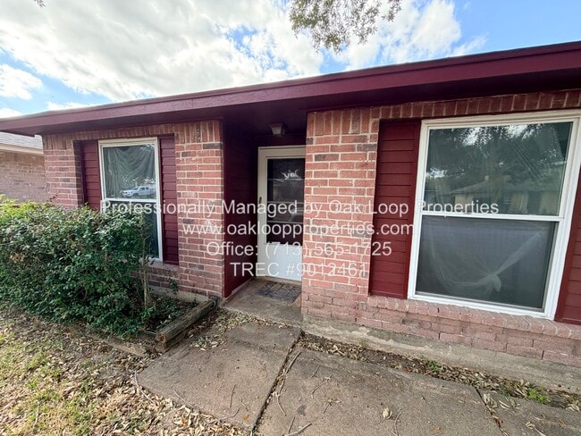 Building Photo - 1927 Oakwell Ln