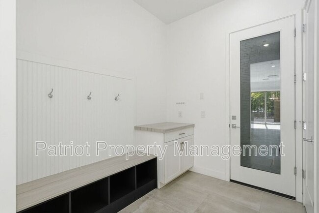 Building Photo - 7347 E Vista Bonita Dr