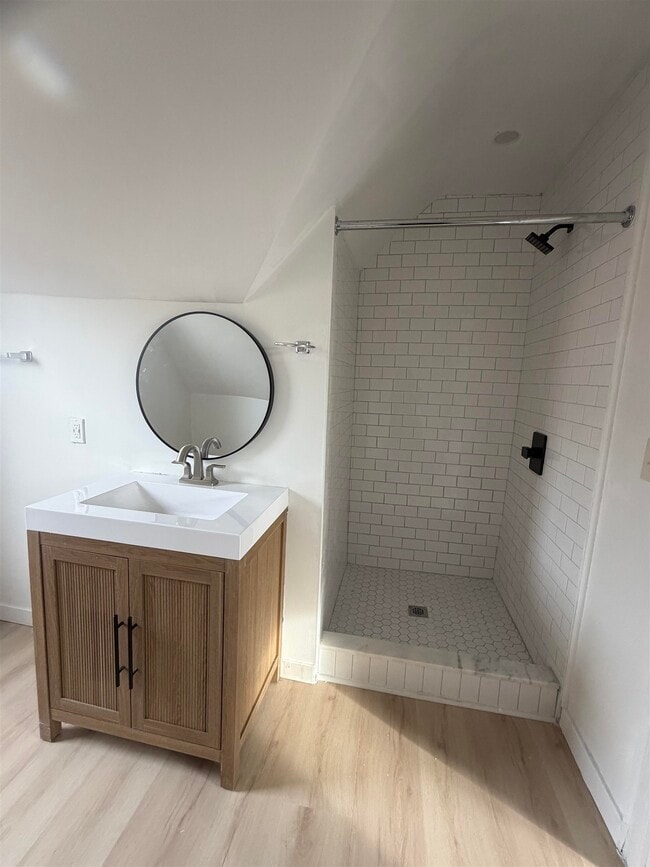 Building Photo - 70 Charles St