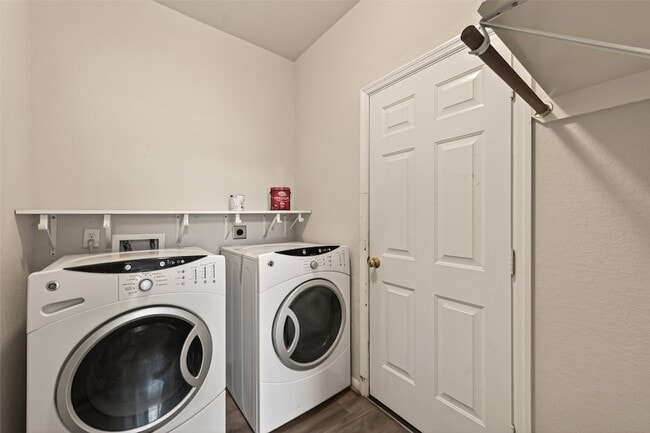 Building Photo - 13915 Maleewan Ln