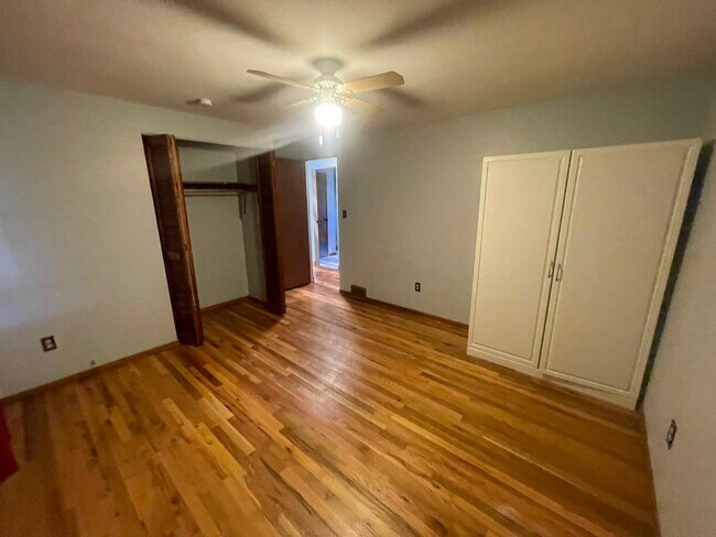 Building Photo - 68 Lilmont Dr