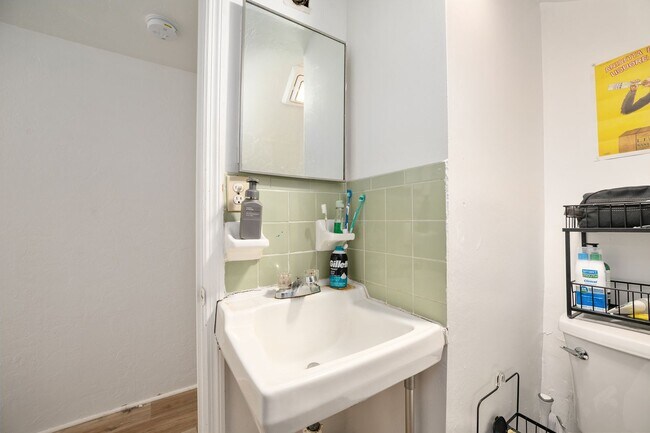 Building Photo - 1254 SW 9th Rd