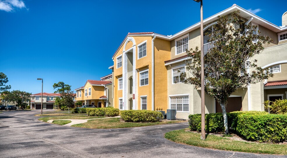 Building Photo - 5551 Bentgrass Dr