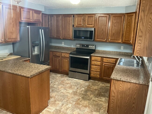 Building Photo - 1323 Wennona Dr
