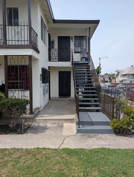 Building Photo - 2901 Kenwood Ave