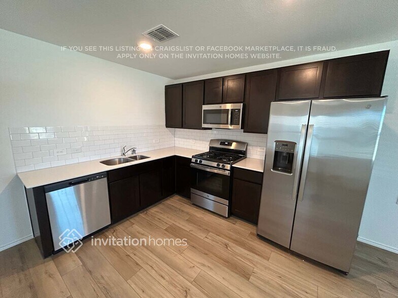 Building Photo - 3212 Crestone Dr