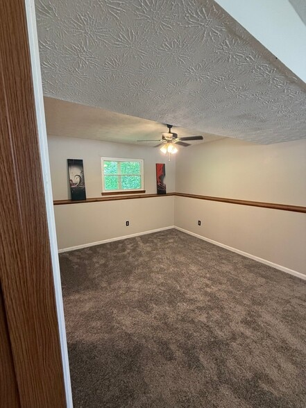 Building Photo - 2640 Ridgecrest Ln
