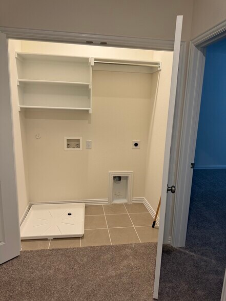 Building Photo - 2821 Jacaranda Dr