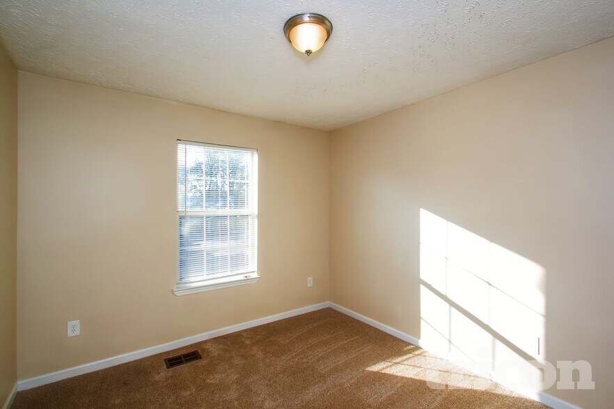 Building Photo - 5020 Millers Glen