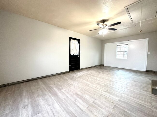 Building Photo - 28 Leonard Dr