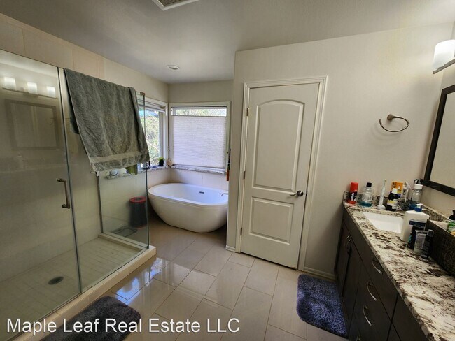 Building Photo - 5 br, 3.5 bath House - 10108 186th CT NE