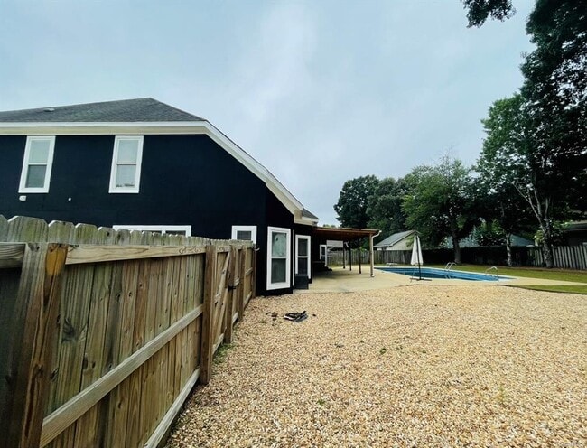 Building Photo - 200 High Pt Rdg