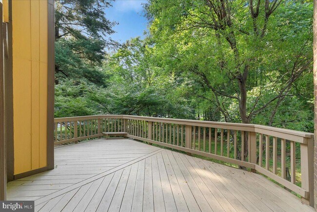 Building Photo - 2224 Glencourse Ln