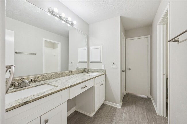 Building Photo - 19822 Winding Branch Dr