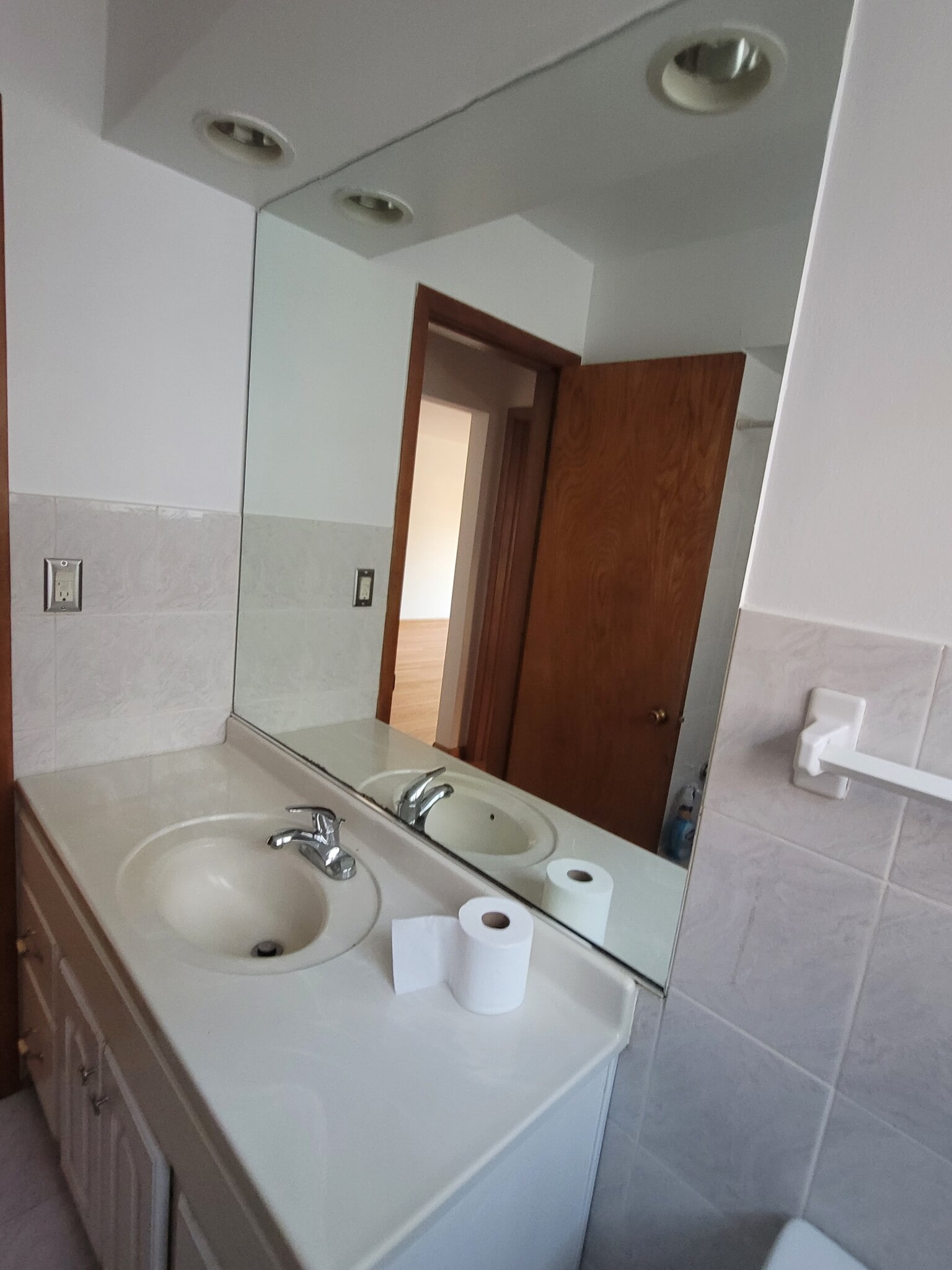 Mirror, single sink - 7226 W Belden Ave