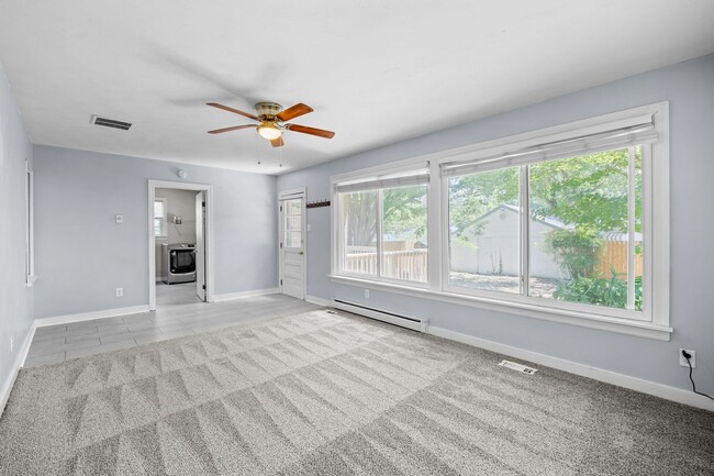 Building Photo - Quaint 2 Bedroom 1 Bath Home in Henrico!!