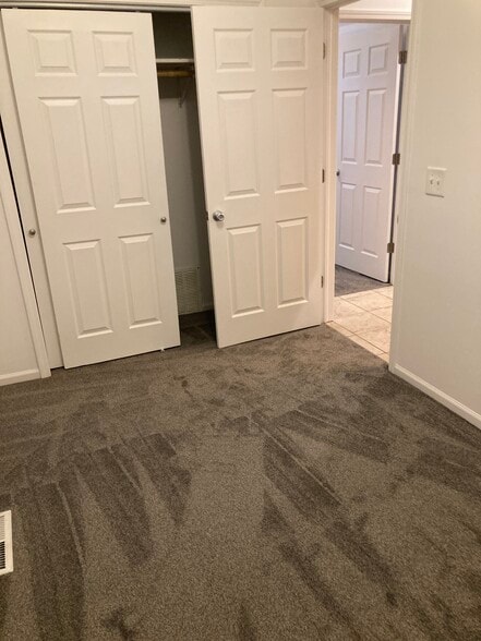 Building Photo - 2810 S Lenox St