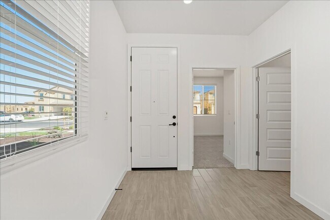 Building Photo - 1052 Lost Creek Ranch Dr
