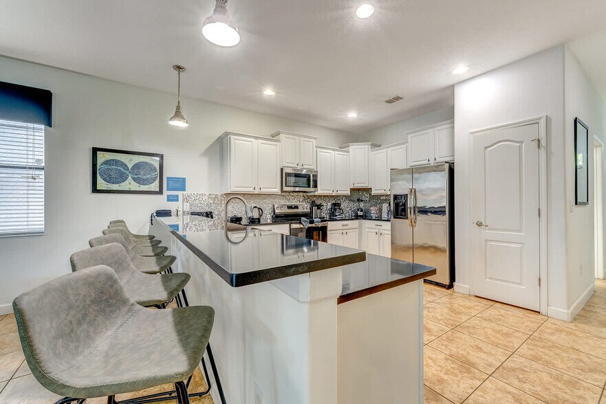 Building Photo - 1460 Moon Valley Dr