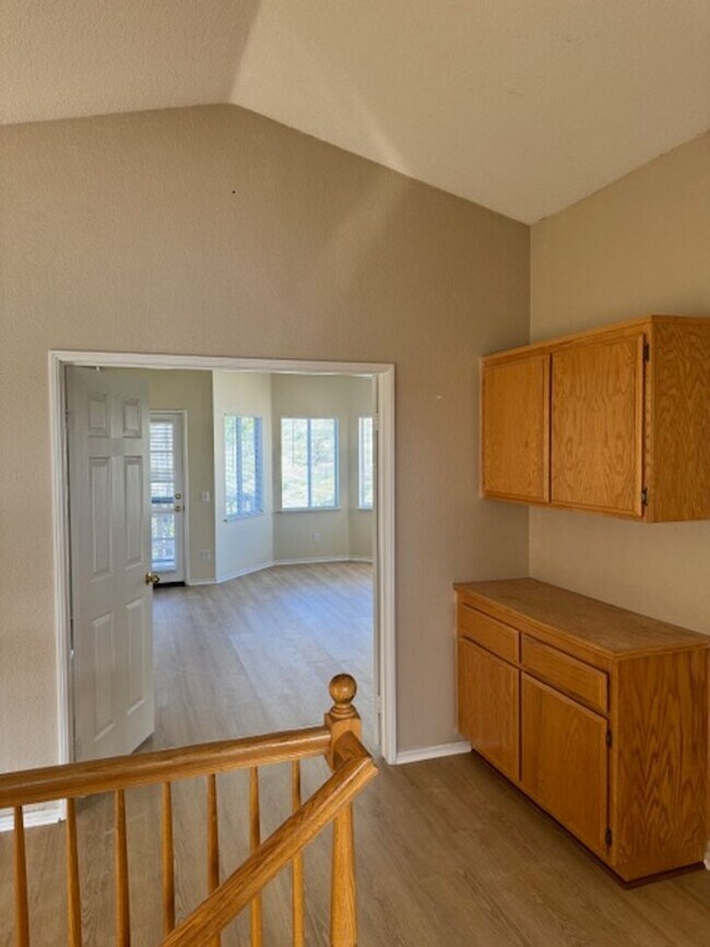 Building Photo - Beautiful 3 Bedroom 2.5 Bath Home!!