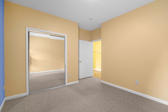 Building Photo - 13111 Venetian Rd