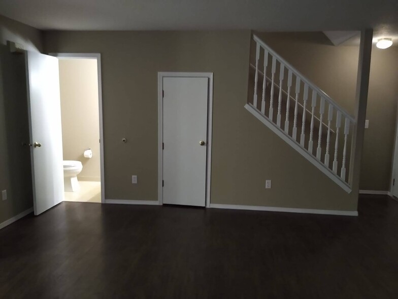 4-2b2b - 16049 SE Caruthers St