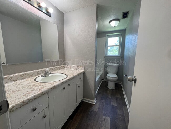 Building Photo - 5056 Shoals Ln