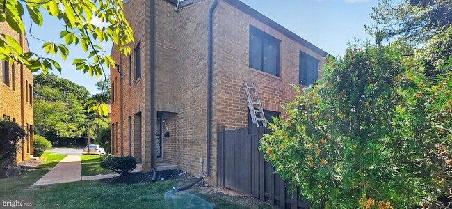 Building Photo - 3106 Berry Rd NE